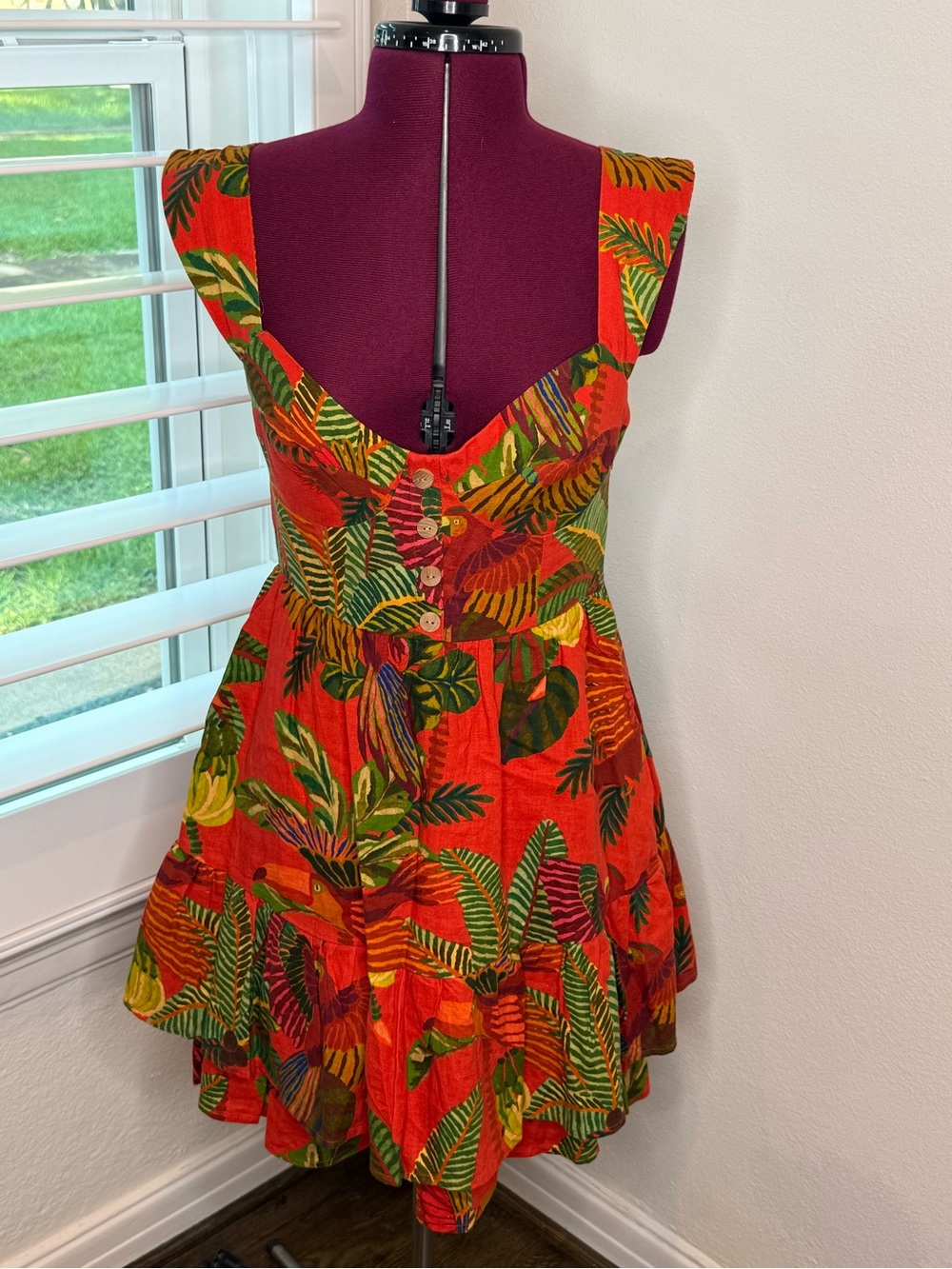 Farm Rio Print Sundress - heart shaped neckline. Lined w pockets
